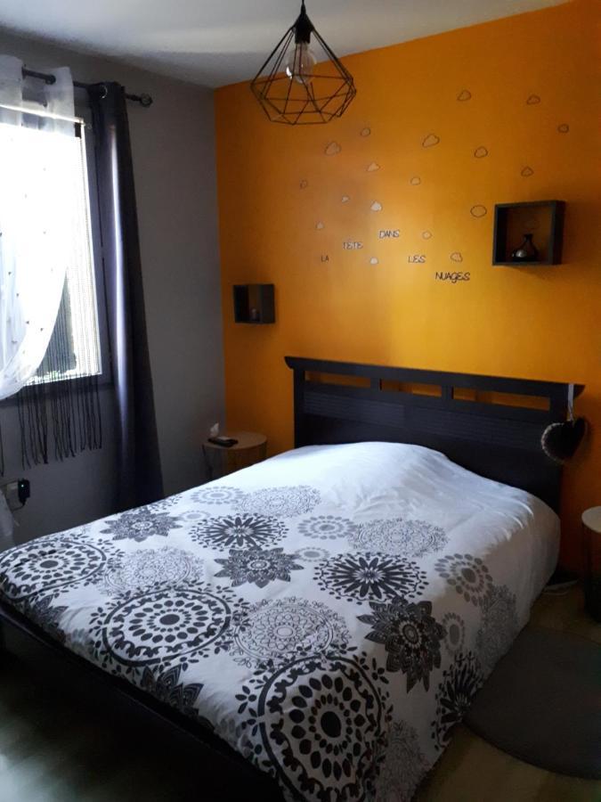 Chez les catherine Saintes Extérieur photo